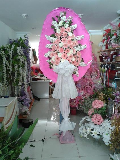 pembe-beyaz-celenk